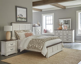 Hillcrest 4-piece Queen Panel Bedroom Set White and Dark Rum