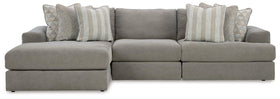 Avaliyah Sectional with Chaise