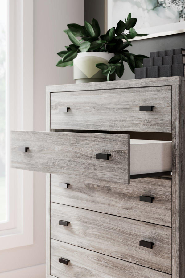 Vessalli Chest of Drawers