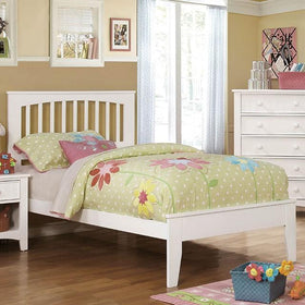 Pine Brook White Full Bed